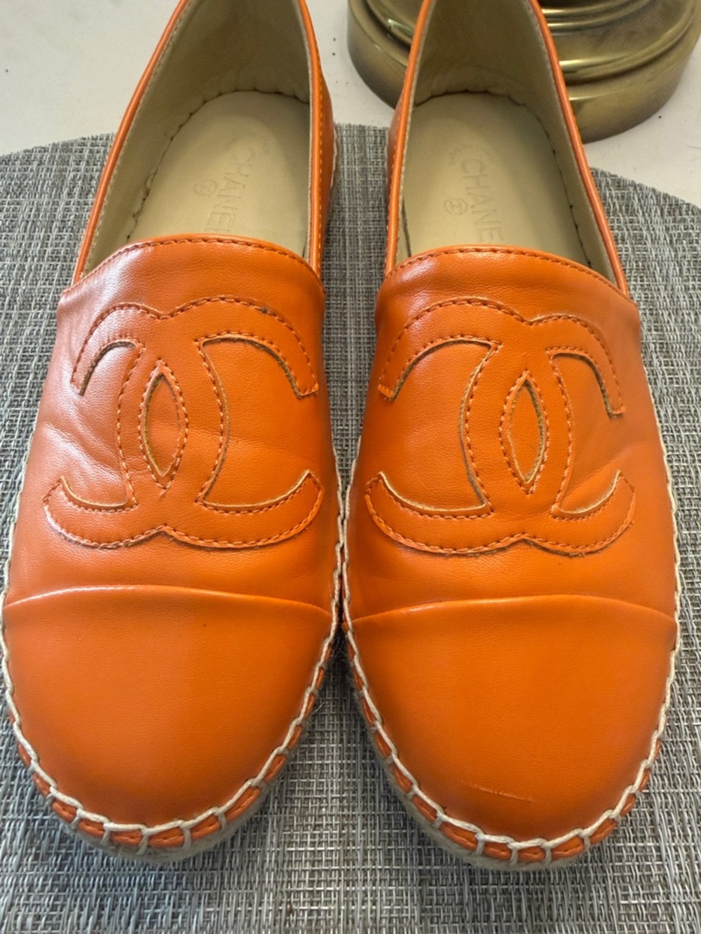 CHANEL Orange Leather Espadrille Flats with Signature CC - Picture 3 of 8